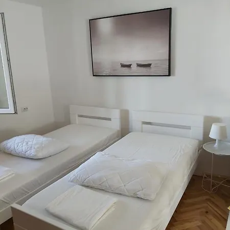 Apartment House Valerija