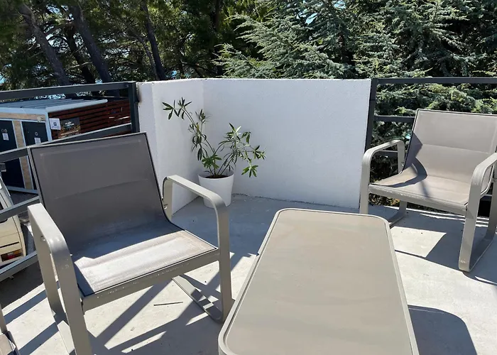 아파트 House Valerija 로바니스카