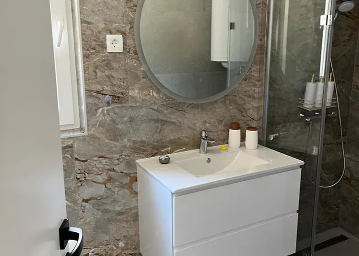 아파트 House Valerija 로바니스카