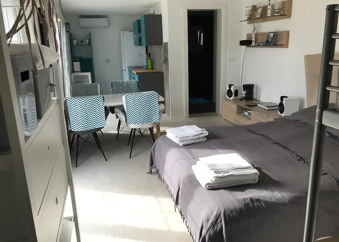 House Valerija * 로바니스카